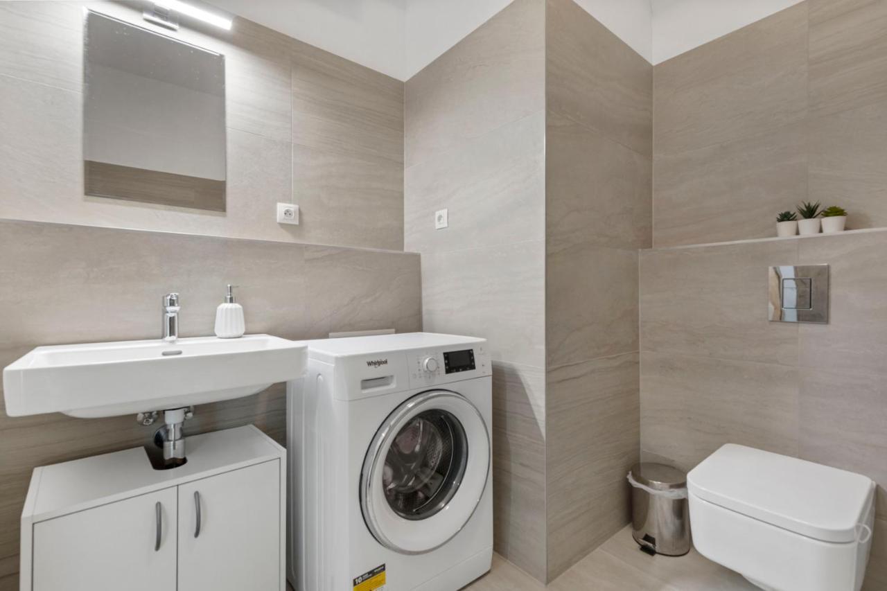 Lam Mint - Ac - Balcony Daire Bratislava Dış mekan fotoğraf